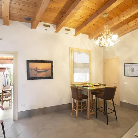 Apartment Ca' De La Gondola, Murano Venice