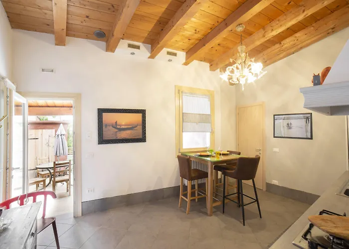 Ca' De La Gondola, Murano