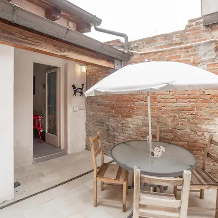 Ca' De La Gondola, Murano