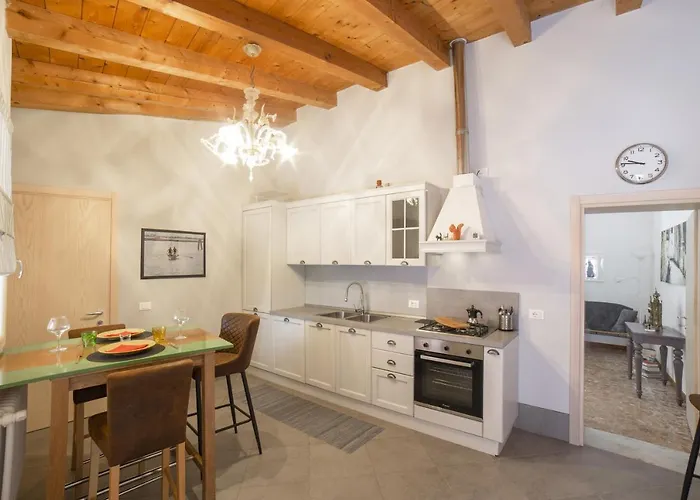 Ca' De La Gondola, Murano